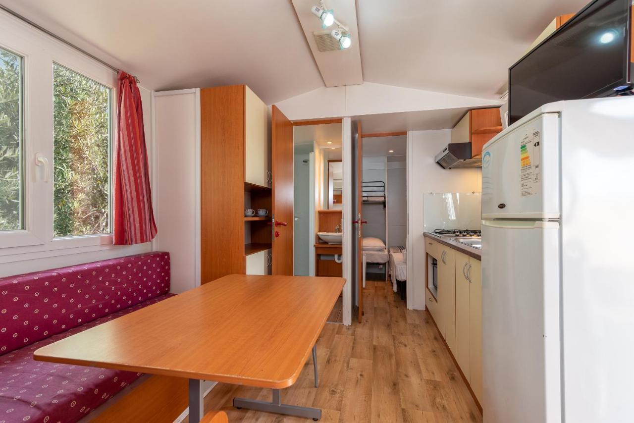 'Olive Grove' Camping House-Near The Beach Divulje Eksteriør billede