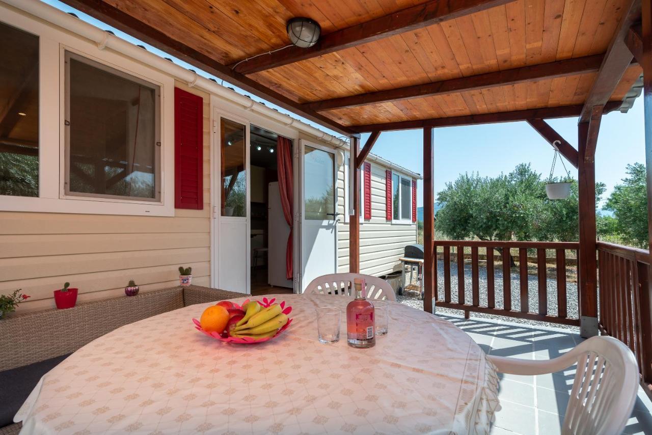 'Olive Grove' Camping House-Near The Beach Divulje Eksteriør billede