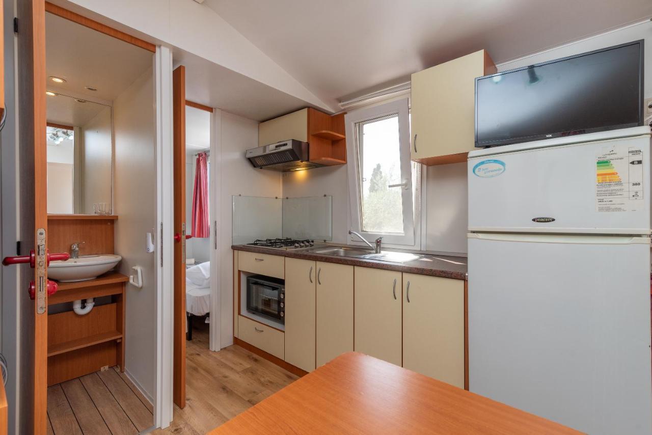 'Olive Grove' Camping House-Near The Beach Divulje Eksteriør billede
