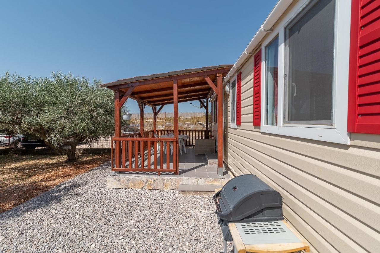 'Olive Grove' Camping House-Near The Beach Divulje Eksteriør billede