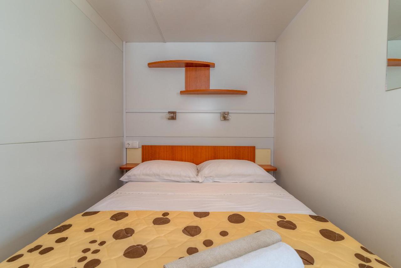 'Olive Grove' Camping House-Near The Beach Divulje Eksteriør billede